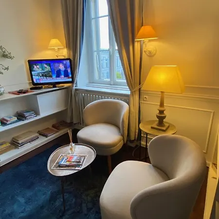 Les Lumieres De La דירה